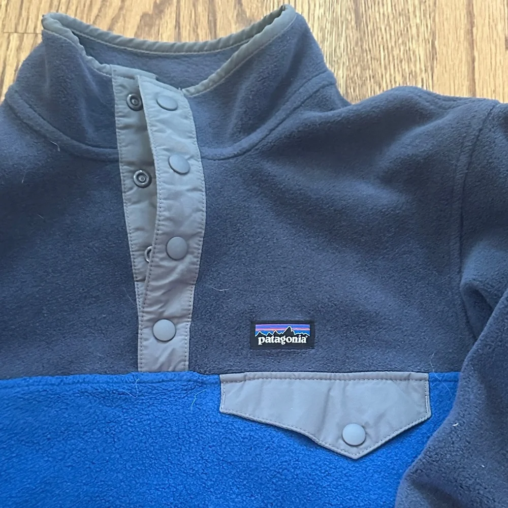 Patagonia Navy and Royal Blue Fleece Pullover - Picture 2 of 4